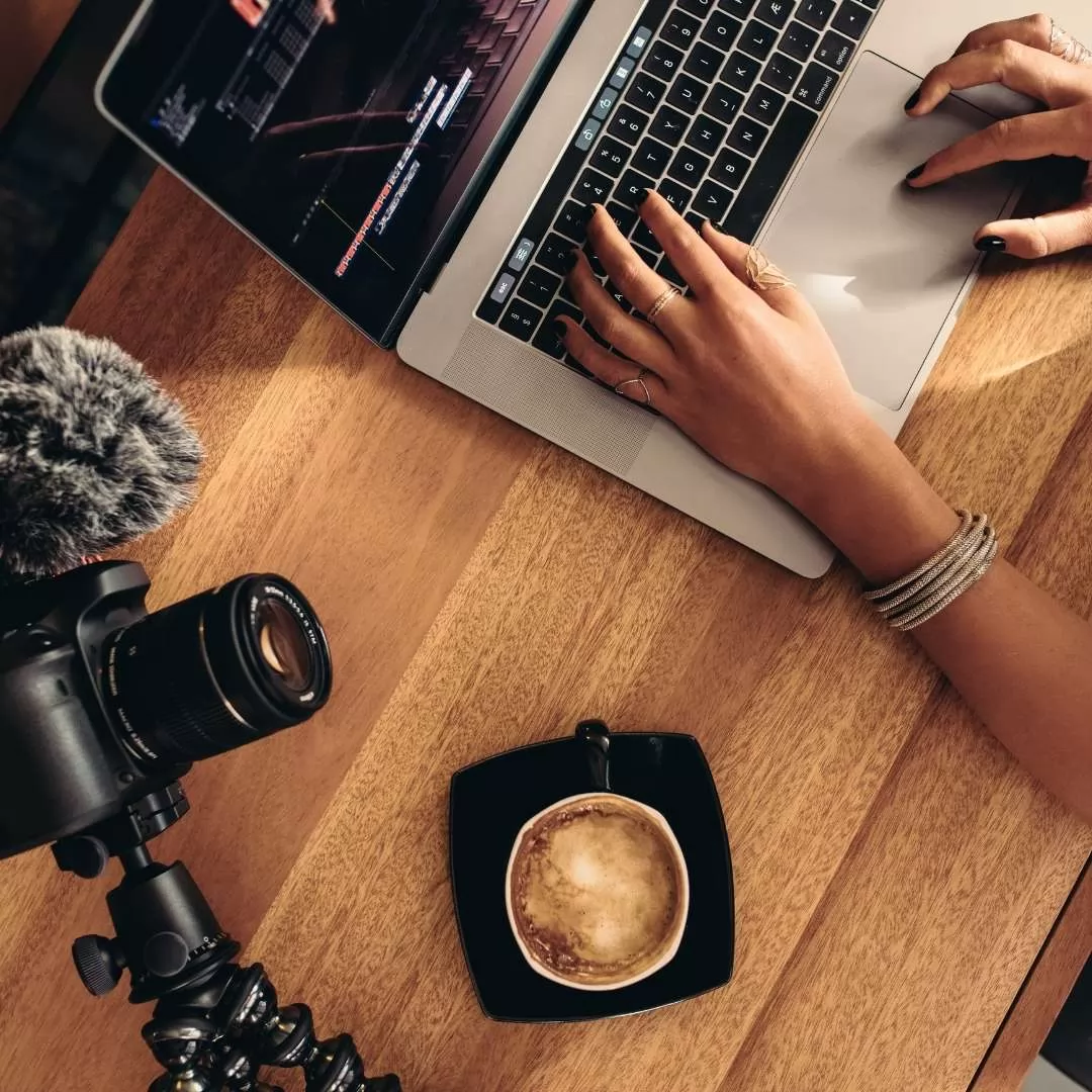 EXPERSITO - FOTOĞRAFÇILIK ADOBE PREMIER İLE VİDEO KURGU